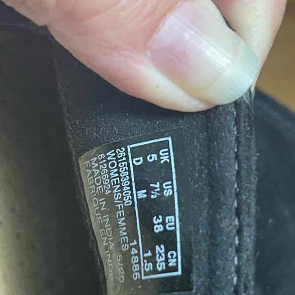 Clark’s black suede loafers size 7.5 - Picture 3 of 5